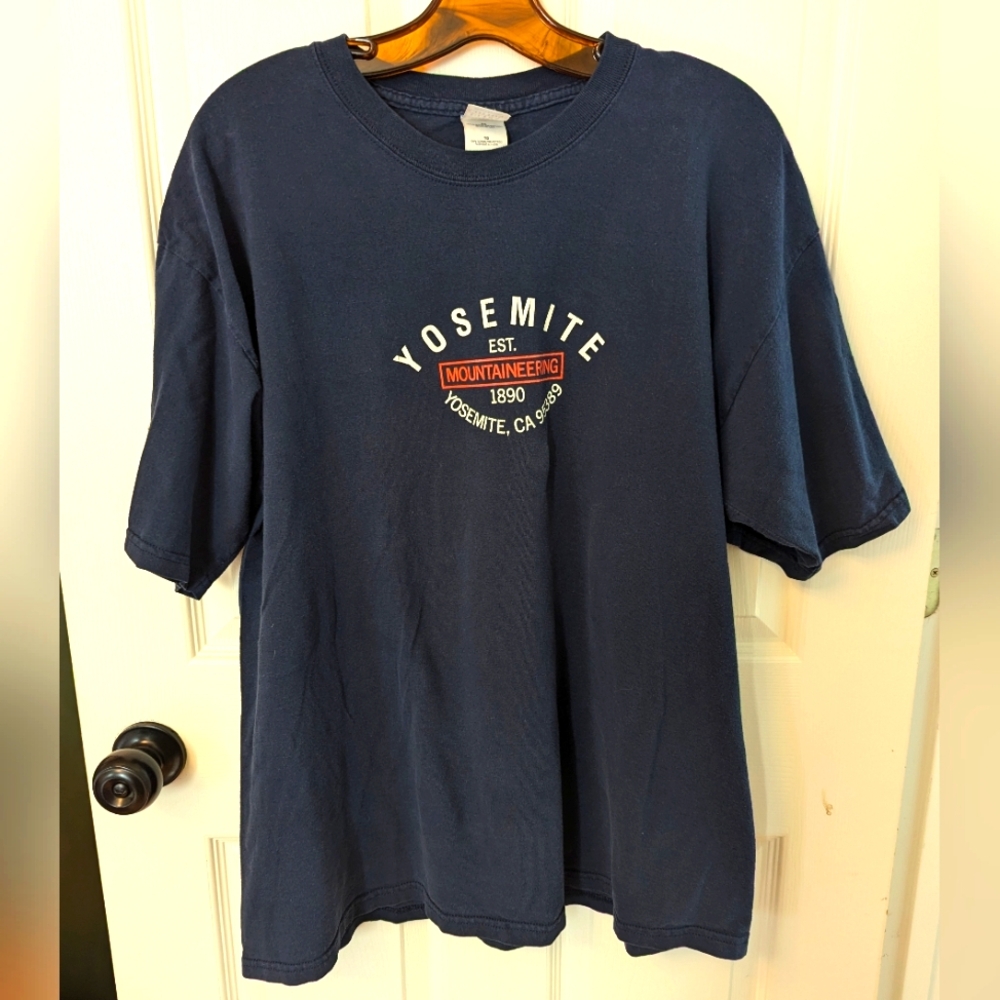 Yosemite National Park mountain climbing shirt, Men's xl